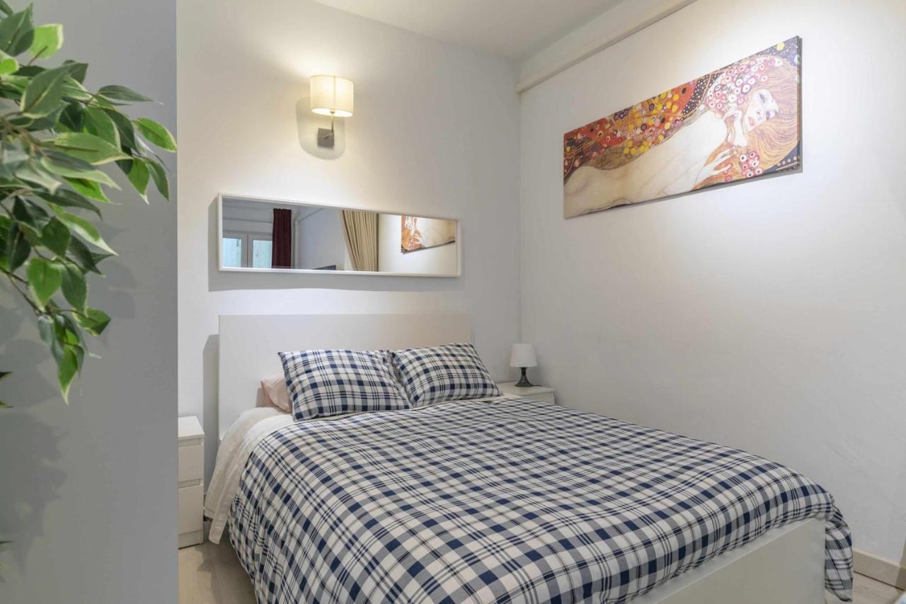 Appartamento Apartamento céntrico y confortable Madrid Esterno foto
